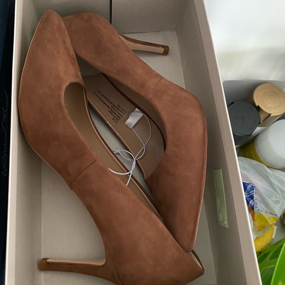 Elegant Brown Suede Pumps